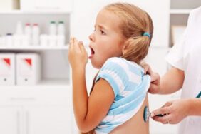 Çocuklarda kusma ve öksürük salgını zincir gibi yayıldı uzmanlar ipuçlarını verdi...