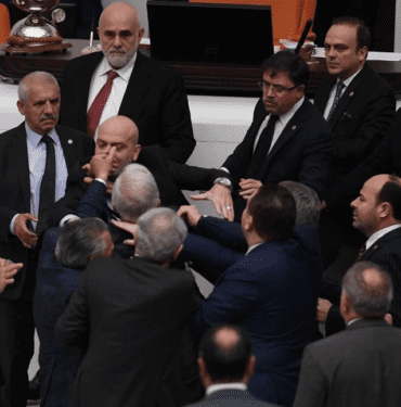 Hüseyin Örs Mecliste Kavga