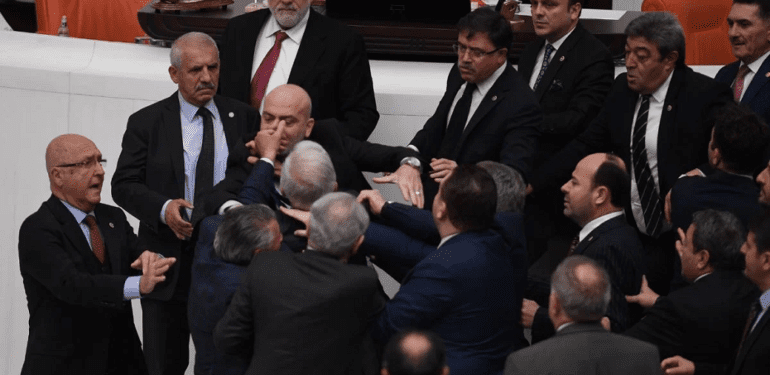 Hüseyin Örs Mecliste Kavga