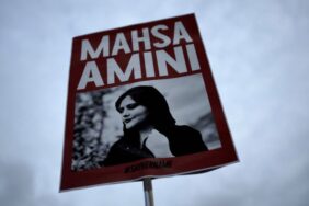 İran'da zorunlu başörtüsü yasası gözden geçirilecek