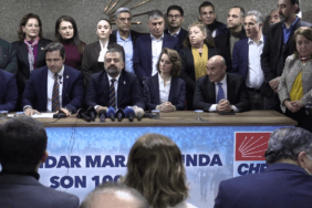 chp-izmir-il-baskani-aslanoglu-gorevi-deniz-yucelden-devraldi-iktidar-kosusunda-son-100-metredeyiz