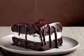 Çikolatalı dondurmalı kek tarifi