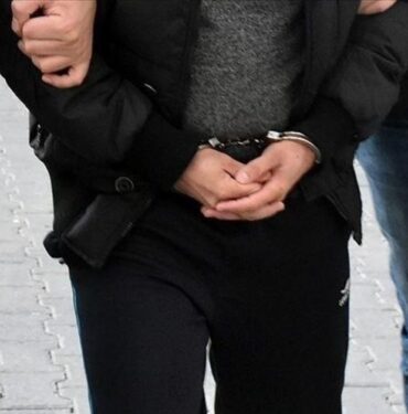 İzmir'de yasa dışı bahis operasyonu: Çok sayıda gözaltı var