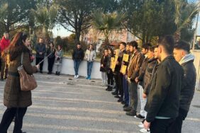 Ayvalık Üniversite öğrencileri