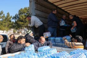 buca-belediyesi-afet-bolgesi-hatay-hassada-mobil-mutfak-kurdu