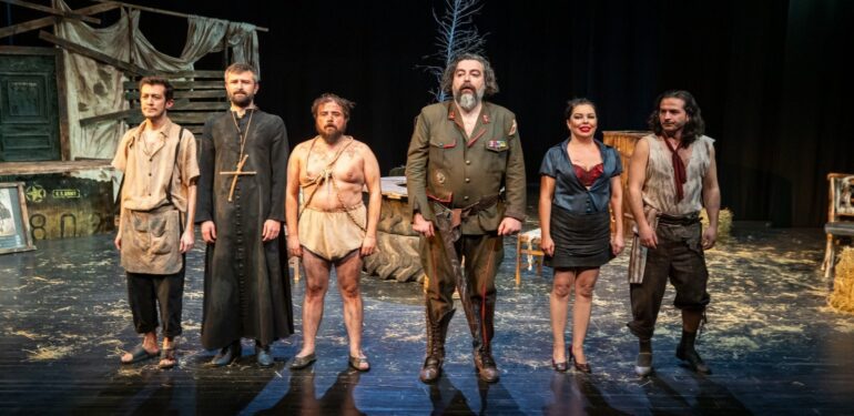 Dünya Tiyatro Günü’nde “3 Nalla 1 At” oyununun galası yapıldı