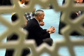 Cuma namazı nasıl kılınır?