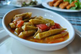 En güzel zeytinyağlı bamya tarifi