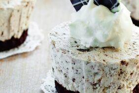 Bisküvili mini pasta tarifi