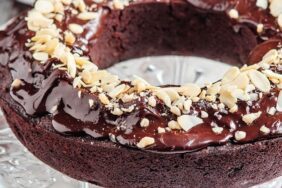 Bitter çikolatalı kek