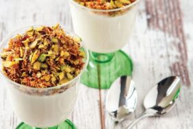 Enfes kadayıflı muhallebi