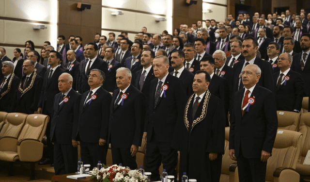 hdp-karari-nedeniyle-bahceli-nin-hedefindeydi-15820261_9414_m