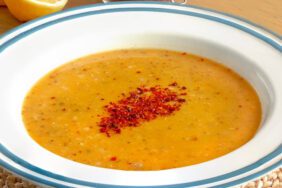 İftar için Ezogelin çorbası nasıl yapılır? İşte doyurucu ve bütçe dostu ezogelin çorbası tarifi