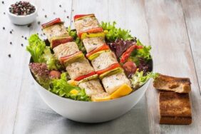 Somonlu ve biberli salata tarifi