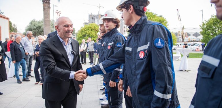 İzmir’de sporcular afet gönüllüsü oluyor