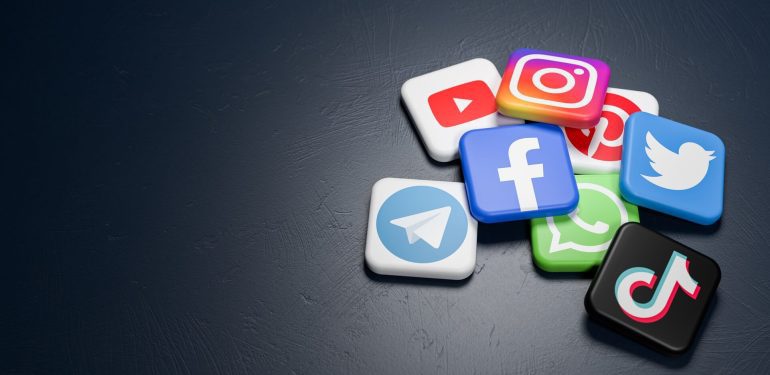 Malezya, 16 yaş altı çocukların sosyal medya hesabı açmasını yasaklıyor