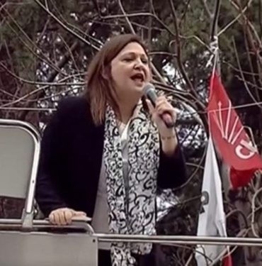 Burcu Köksal dem parti