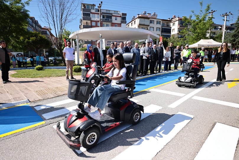 Karayolu Trafik Haftasını çocuklarla kutladılar