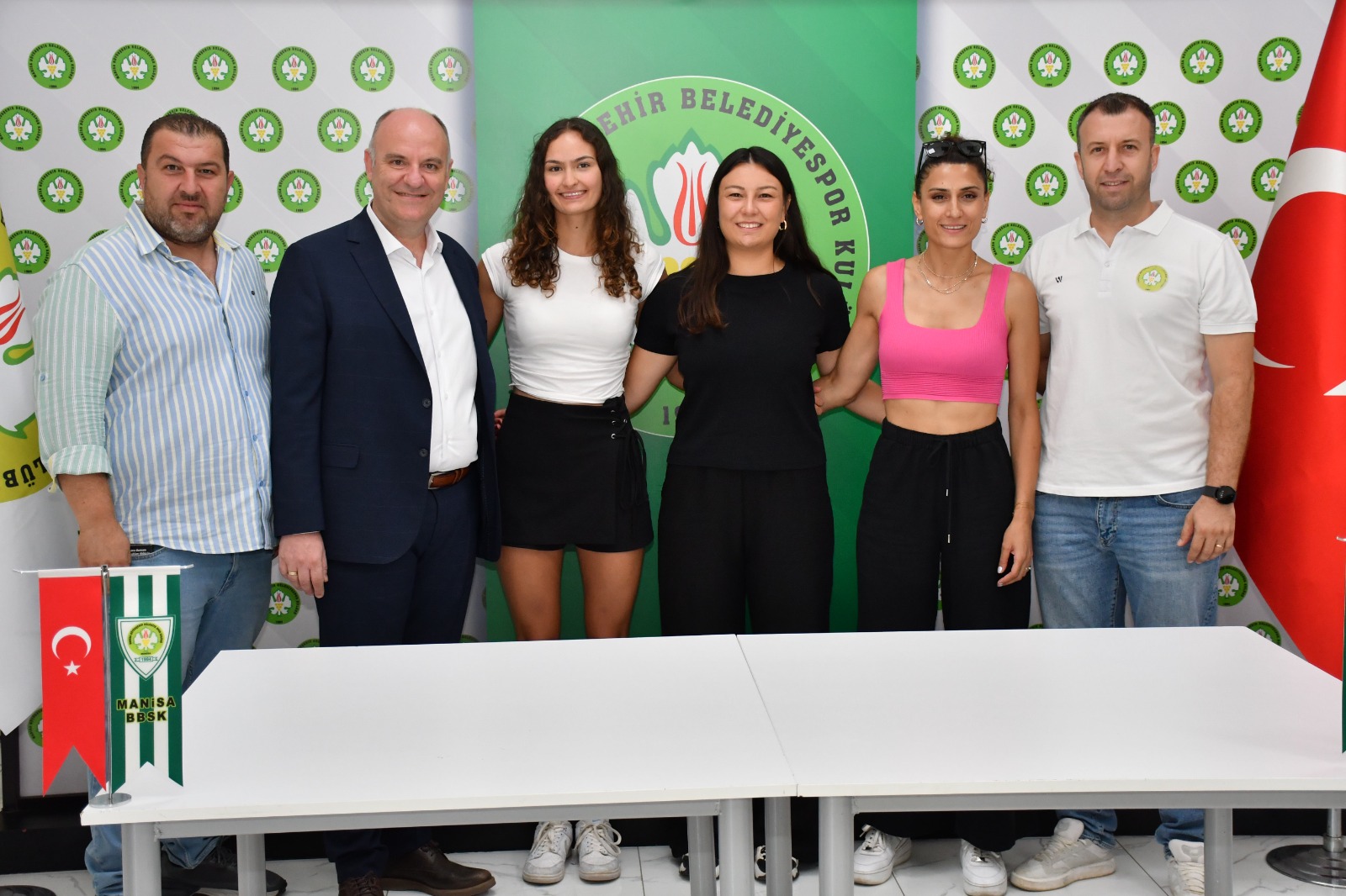 Manisa BBSK voleybolda transfer sezonuna hızlı başladı