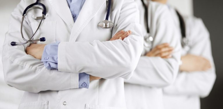 Uzmanlar Uyardı: Mide Bulantısı Ne Zaman Tehlikeli? Kusmukta Kan Görürseniz Hemen Hastaneye Gidin