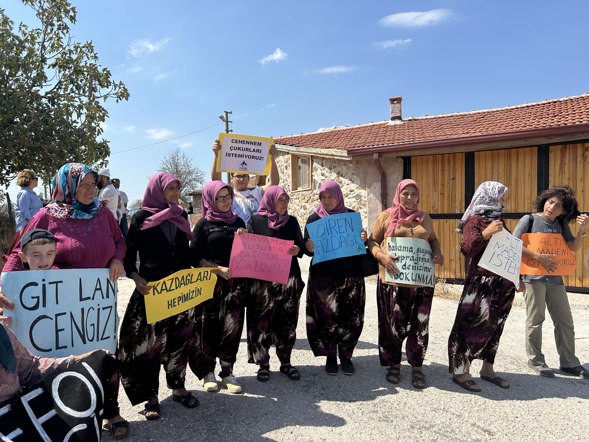 Kazdağları’nda Direniş Köylüler ve STK’lar Cengiz Holding'in Madencilik Projesine Karşı Keşifte