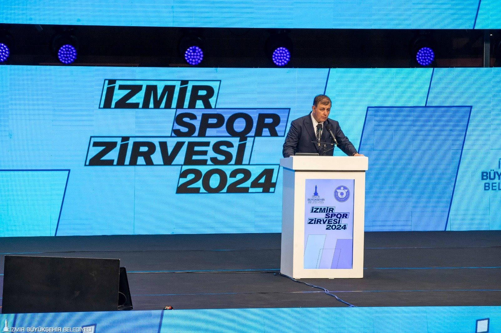 Tarihi “İzmir Spor Zirvesi” başladı