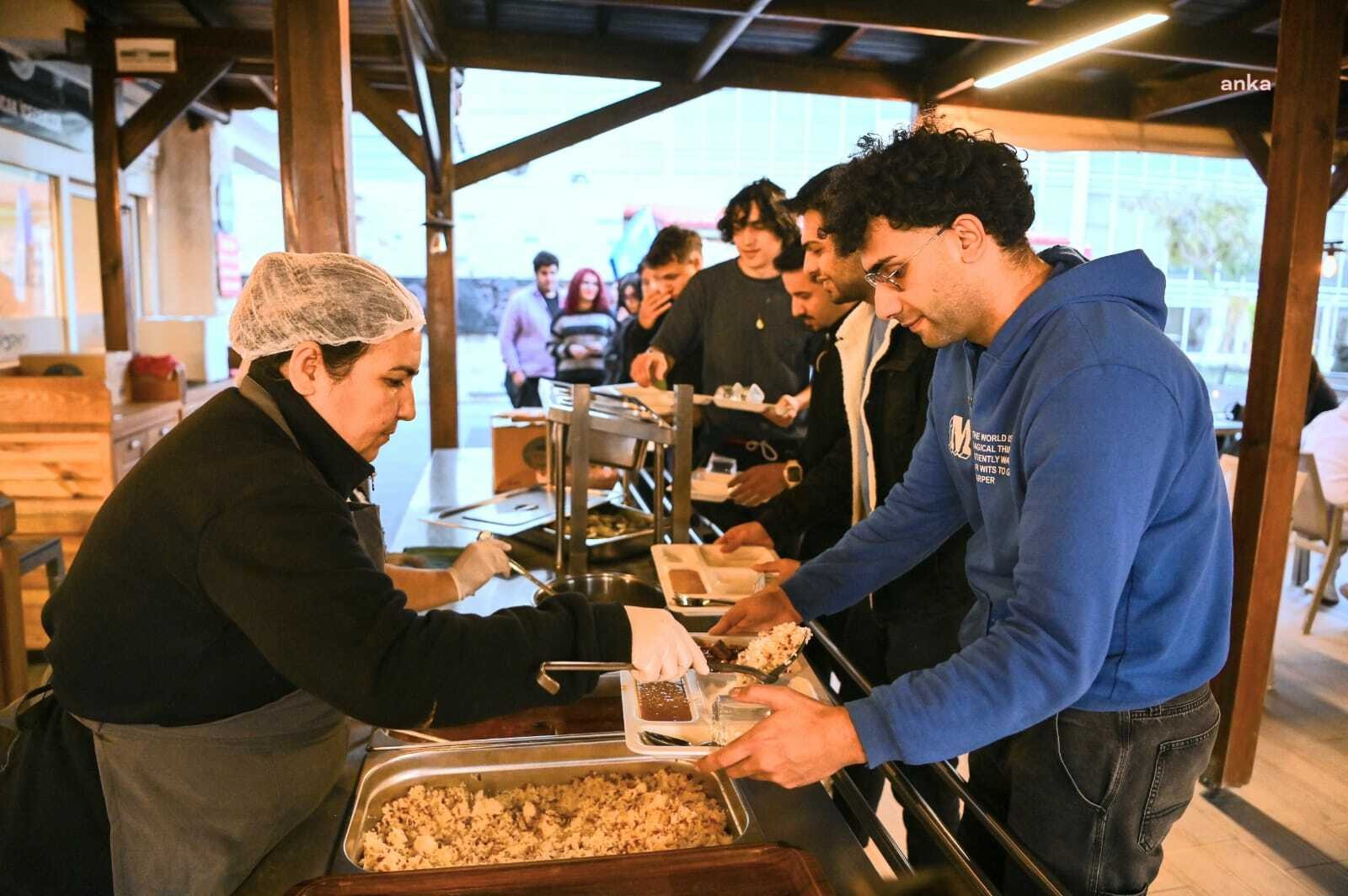 kuşadası ücretsiz yemek