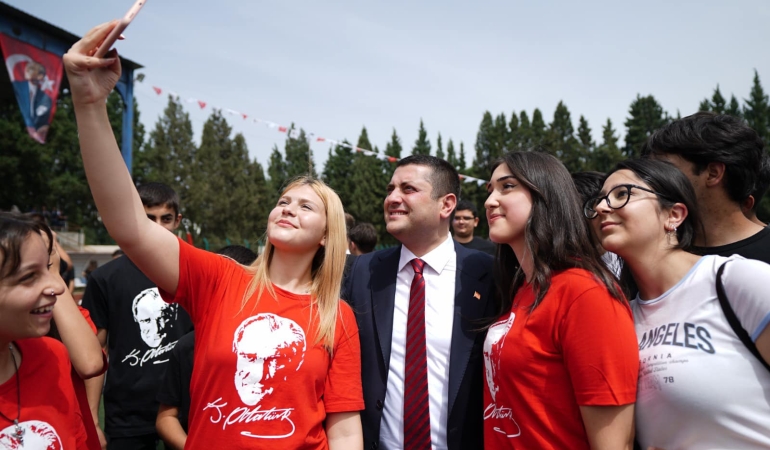 Torbalı Belediyesi’nden öğrencilere hem eğitim hem de ulaşım desteği!