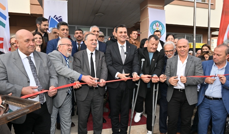 Zeyrek: Yaklaşık 2 milyar TL kaynağı Muradiye’mizin hizmetine sunacağız