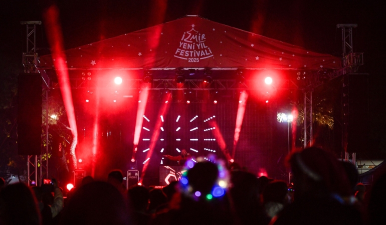 İzmir 2025’i Kültürpark’ta coşkuyla karşıladı