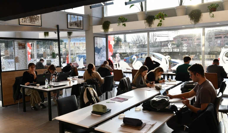 Başkan Yıldız: “Özge Polat Kent Kitaplığı ile Gençlerimize Destek Vermeye Devam Edeceğiz”