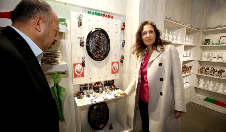 Dükkan 35 ½ Karşıyaka ruhunu yansıtıyor