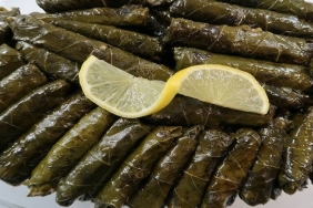 Lahana-sarmasi-ve-yaprak-sarmayi-solladi-Herkesin-yeni-gozdesi-oldu.jpg