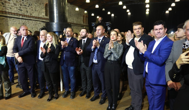 Başkan Sengel’e direniş ödülü: Bu ödül tüm direnenlerin