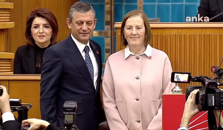 Manisa Milletvekili Selma Aliye Kavaf CHP’ye katıldı