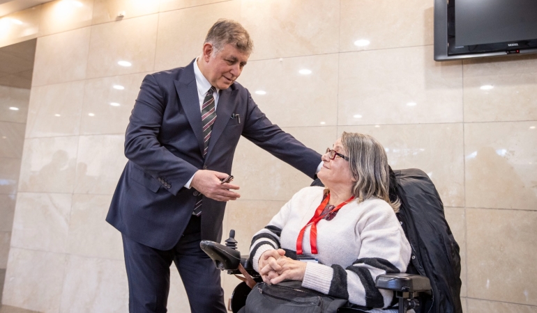 Başkan Tugay’dan engelliler için müjdeler!