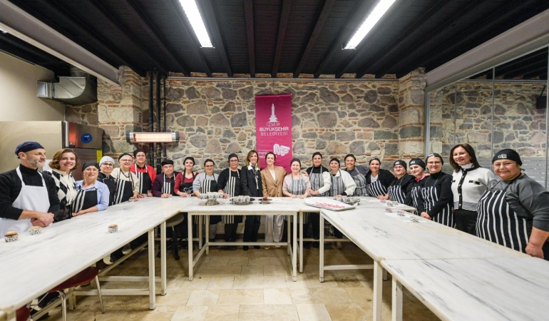 Fransız şeften işitme engellilere pastacılık kursu