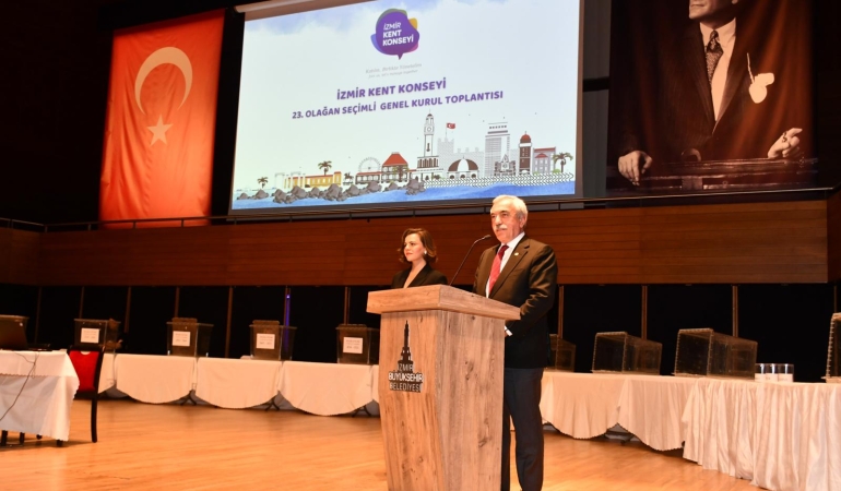 İzmir Kent Konseyi Başkanı  Özgür Topaç oldu