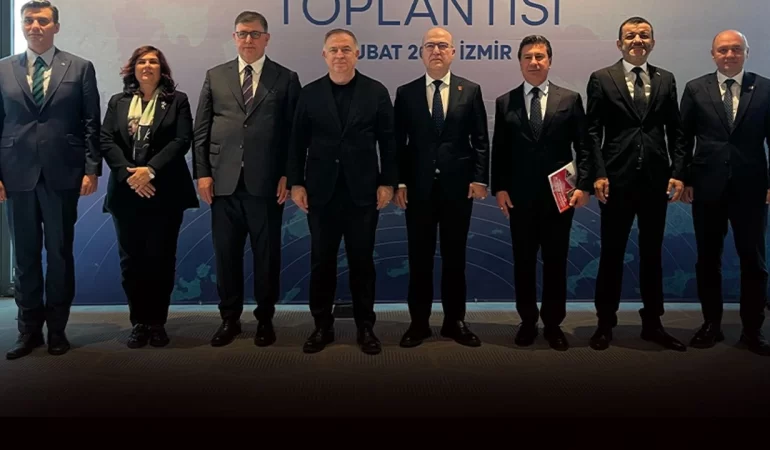 Büyükşehir Belediye Başkanları toplandı! İzmir Depremleri Hakkında Önemli Görüşmeler!