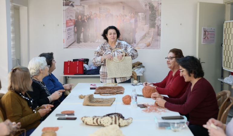 Balçova’da el sanatları kurslarına yoğun ilgi 