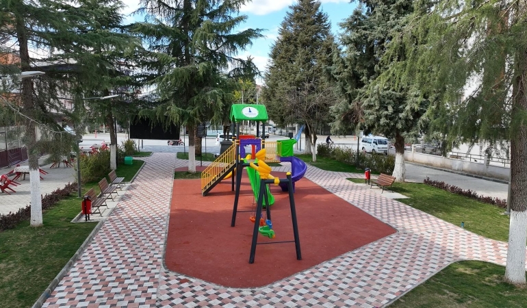 Kurtuluş Parkı yenilenen yüzüyle Beydağ’a nefes oldu