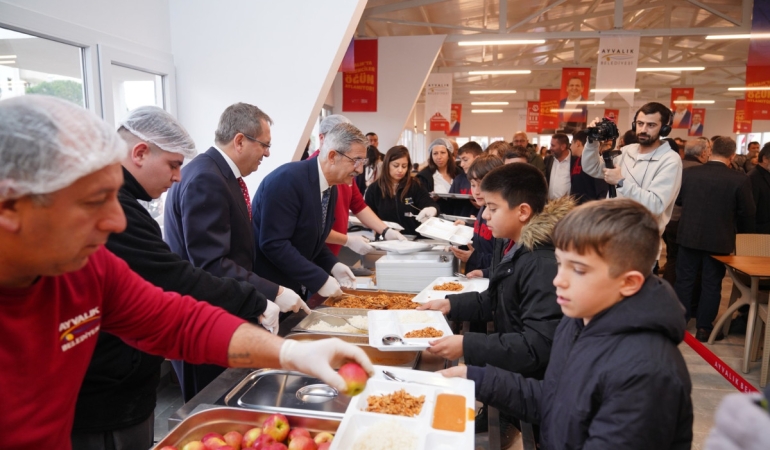 Ayvalık Belediyesi ikinci “Öğrenci Lokantası” hizmete girdi.