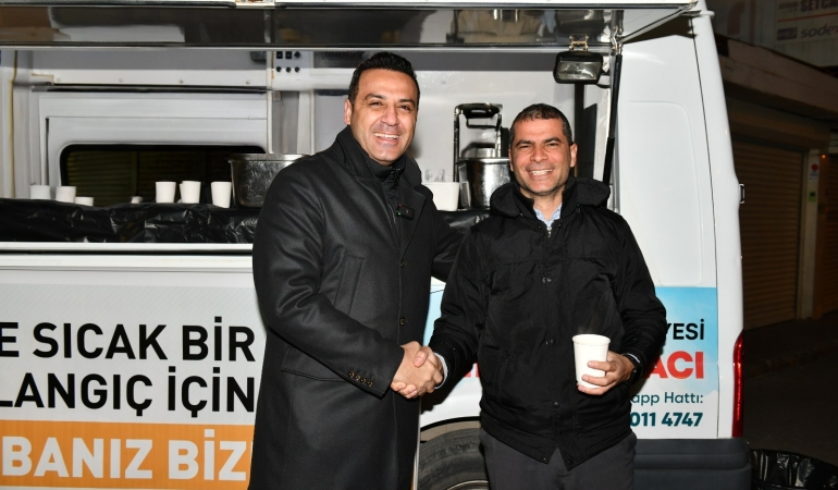 Çiğli Belediyesi’nden Vatandaşlara Sıcak Çorba İkramı