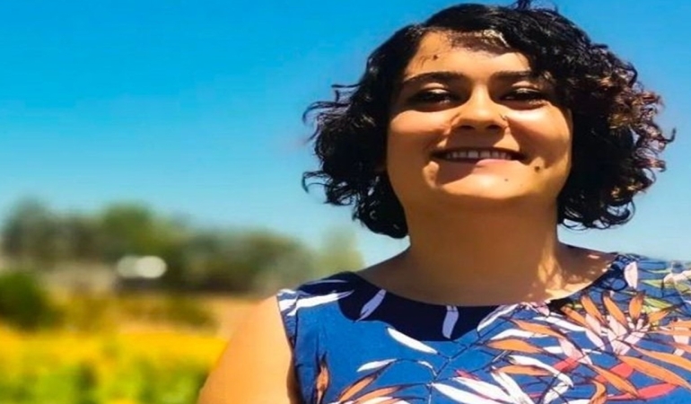 İzmir’de tutuklanan gazeteci Lütfiye Burcu Kara ve Evrim Özten tahliye edildi