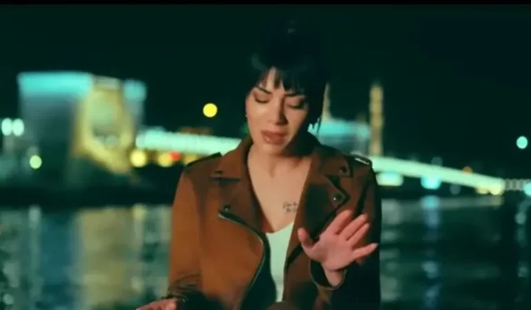 İstanbul’da kadın şarkıcı canlı yayında intihara kalkıştı