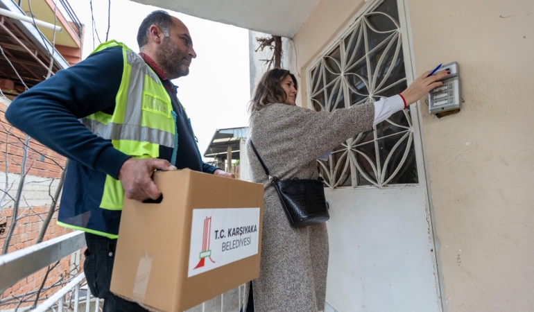 Karşıyaka Belediyesi’nden Ramazan kolisi