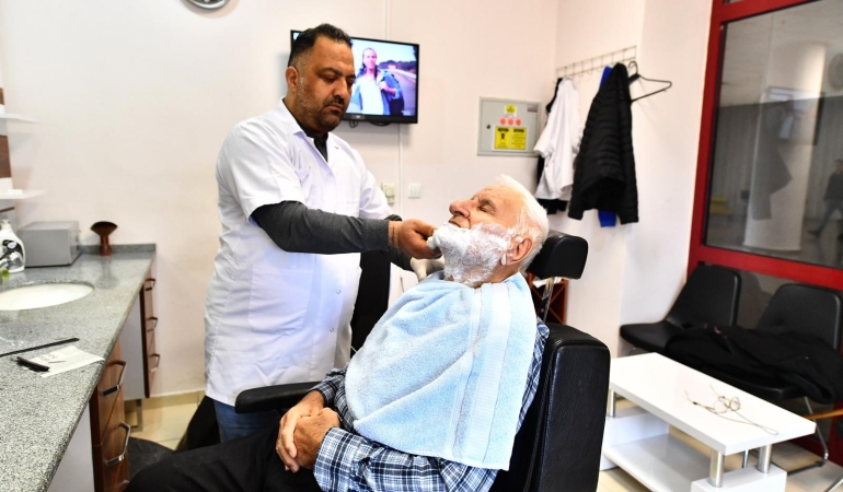 Huzurevi sakinleri mutlu çalışanlar gururlu