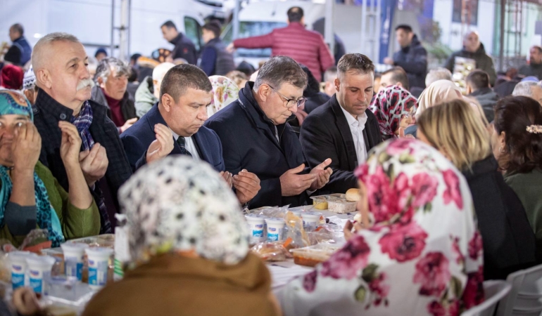 Başkan Tugay, Bayındırlılarla aynı sofrada buluştu