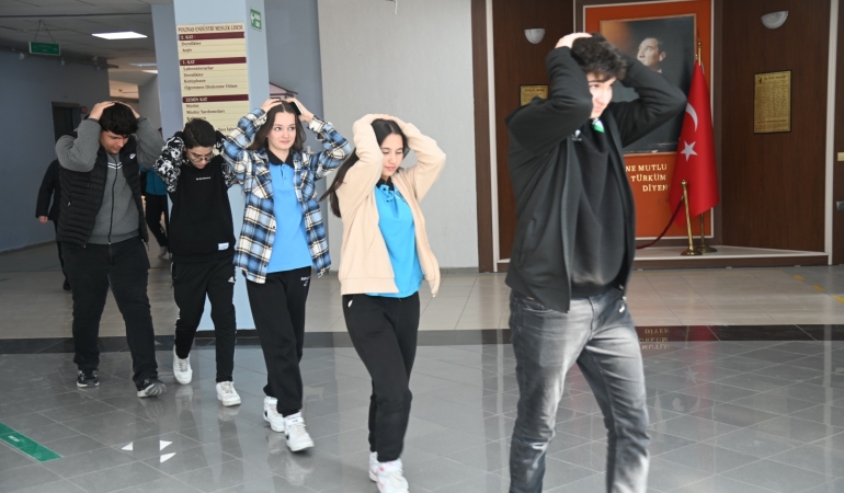 Büyükşehir Belediyesi’nden Deprem Tahliye Tatbikatı