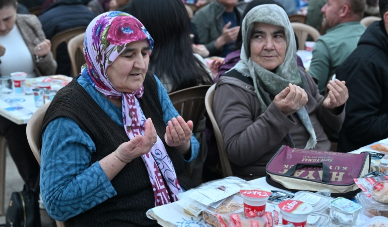 Büyükşehir, Ramazan’ın Bereketini Köprübaşı’nda Paylaştı
